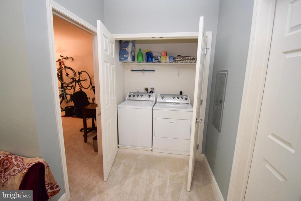 300 W ELM ST #2214