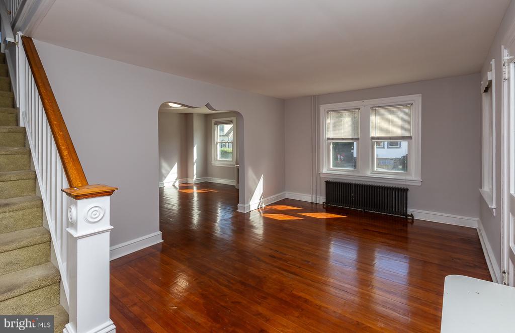 231 Iona Ave