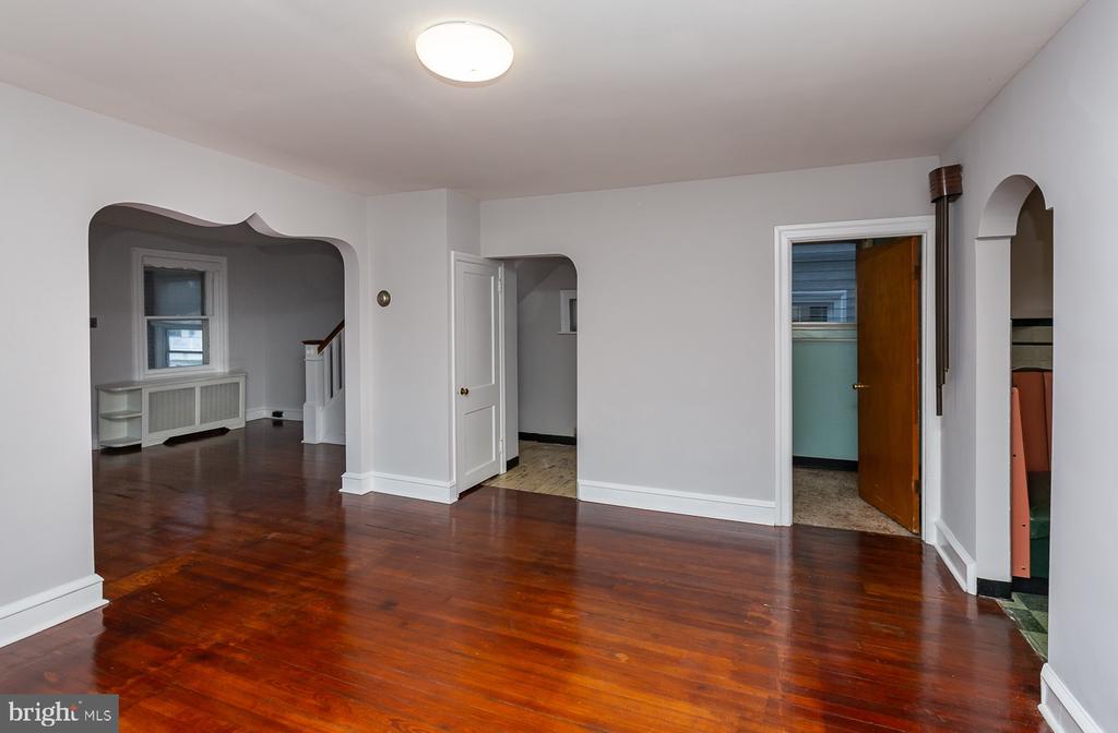 231 Iona Ave