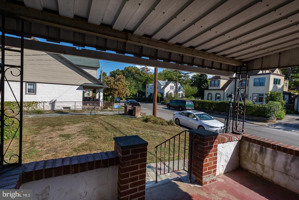 231 Iona Ave