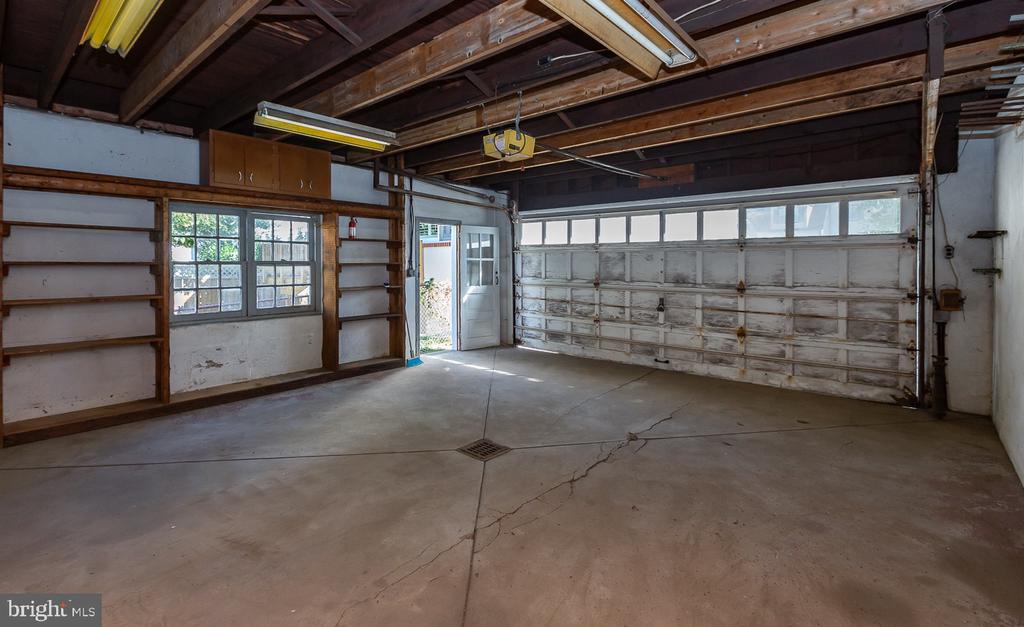231 Iona Ave