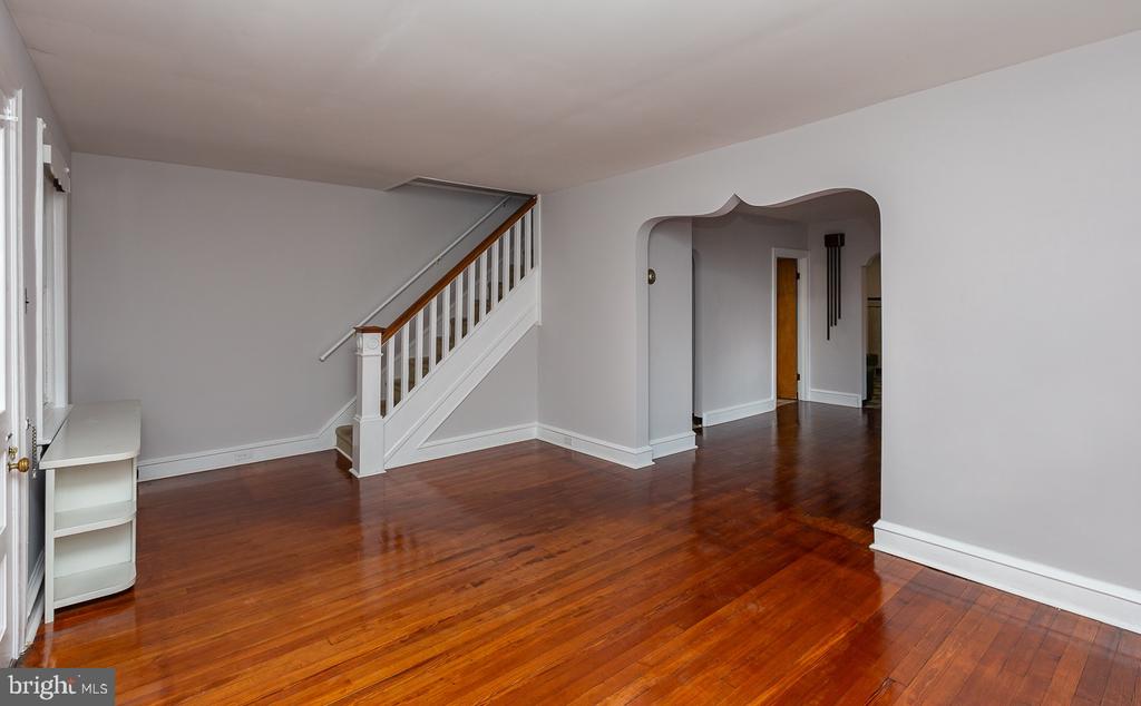 231 Iona Ave