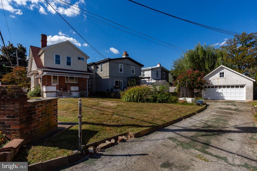 231 Iona Ave