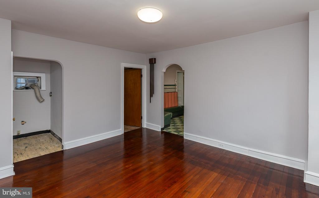 231 Iona Ave