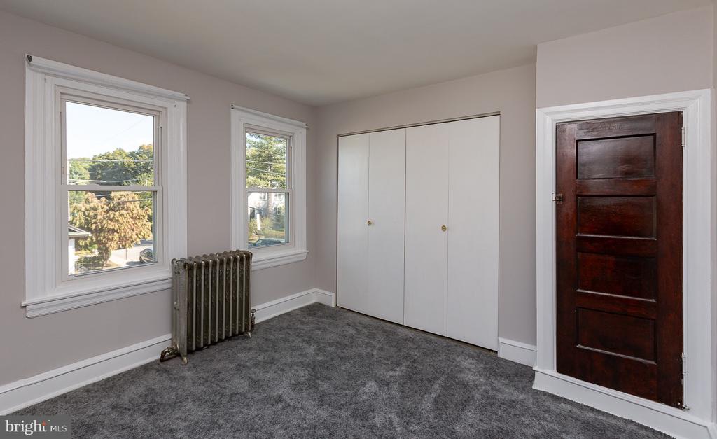 231 Iona Ave
