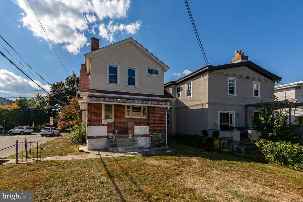231 Iona Ave