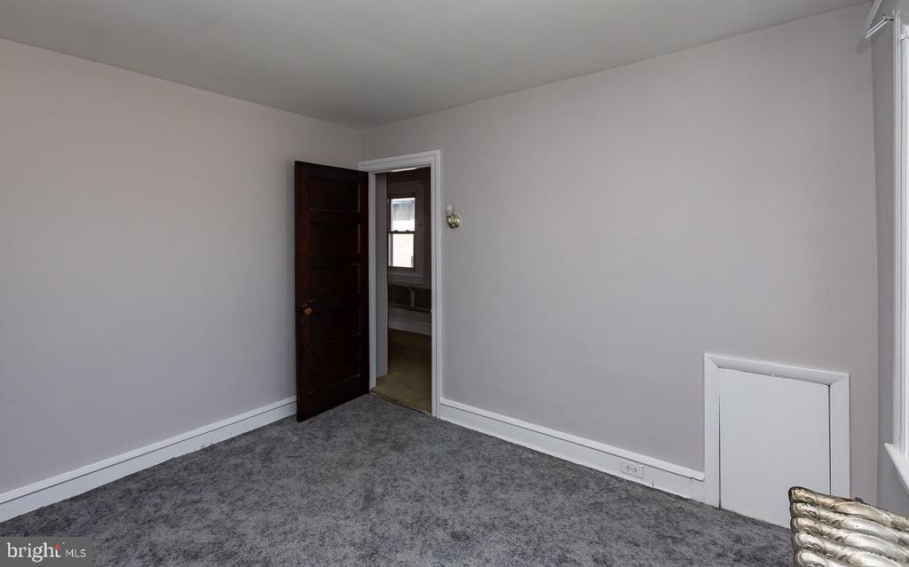 231 Iona Ave