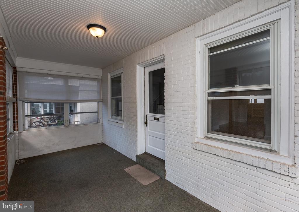 231 Iona Ave