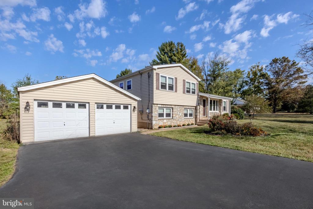2220 Schlosser Rd