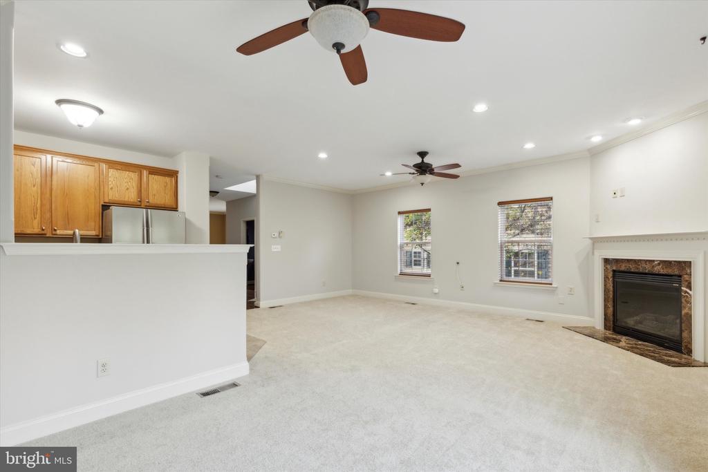 1022 Rosemont Ter
