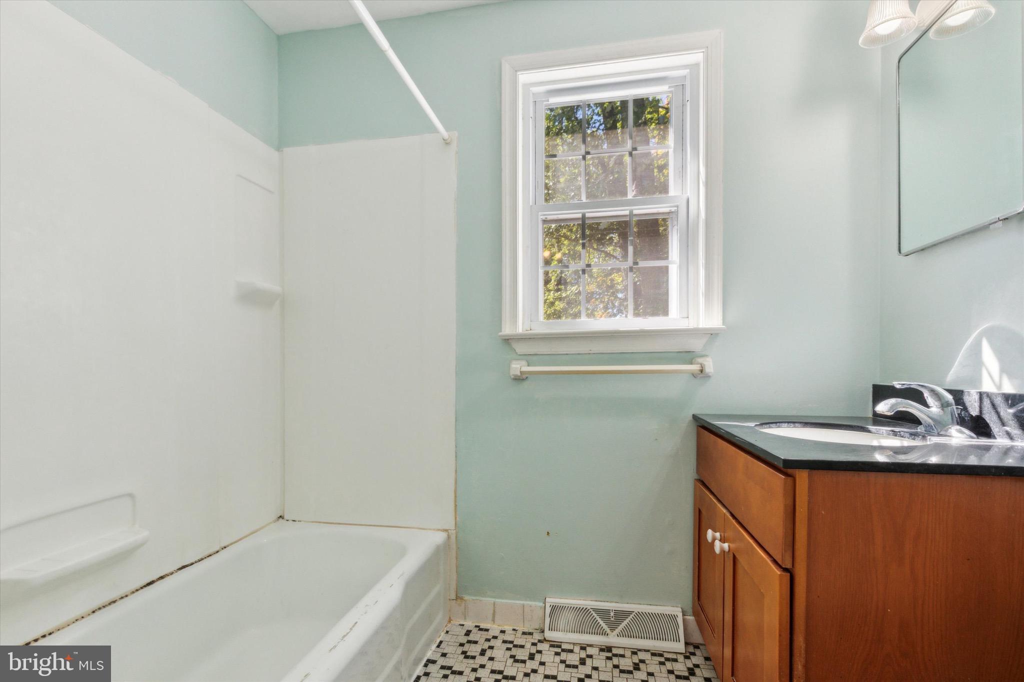 908 Township Line Rd