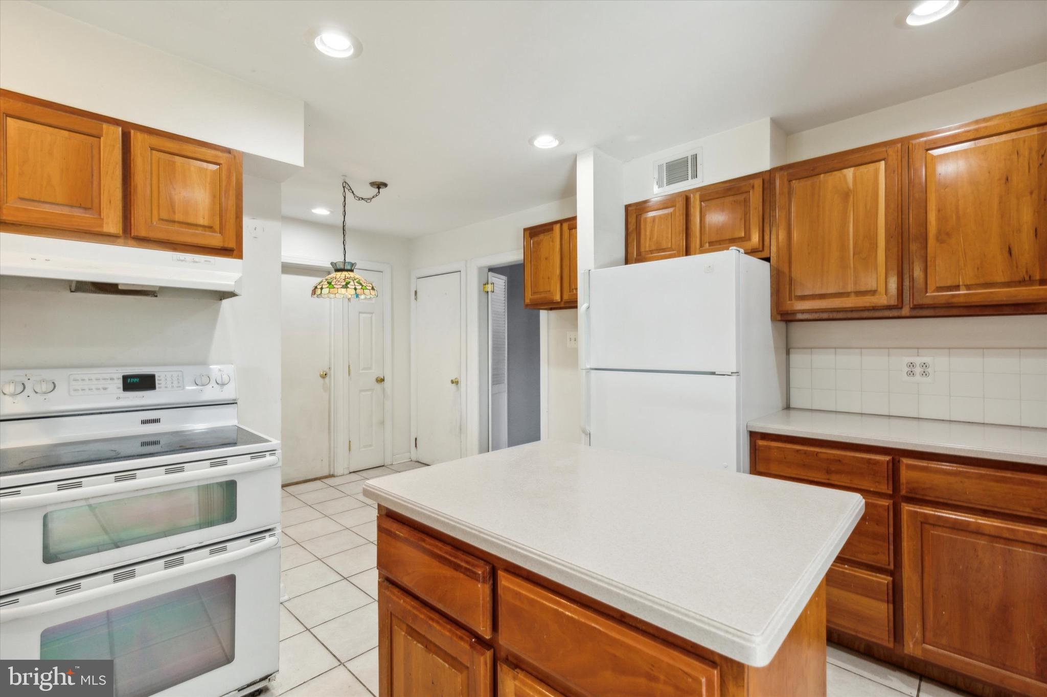 908 Township Line Rd