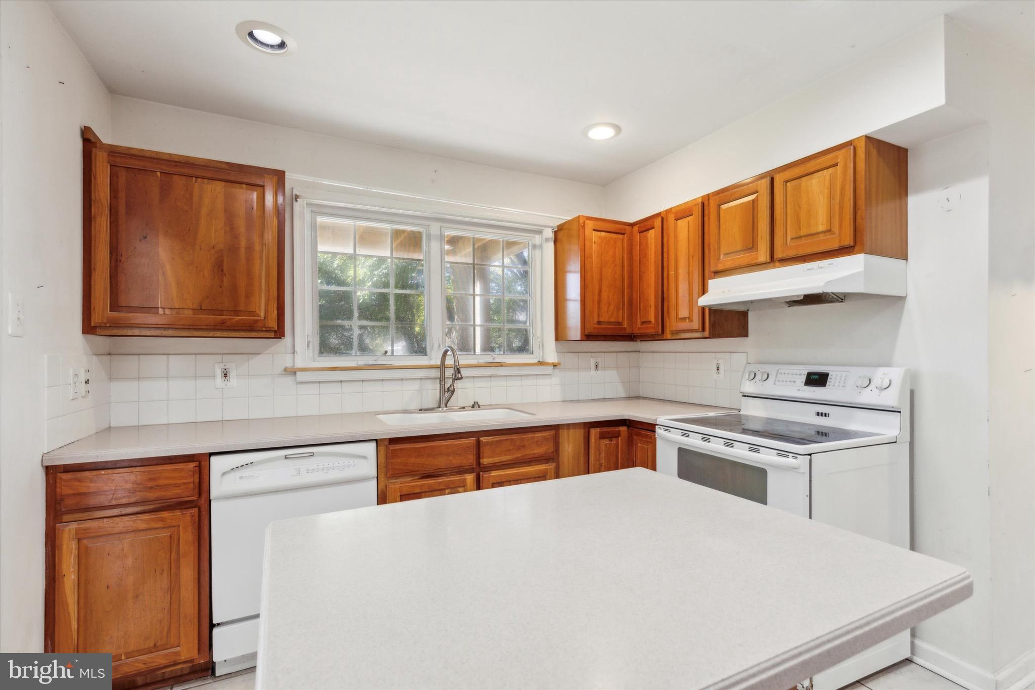 908 Township Line Rd