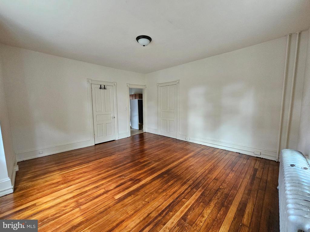 118 LINWOOD AVE #2F