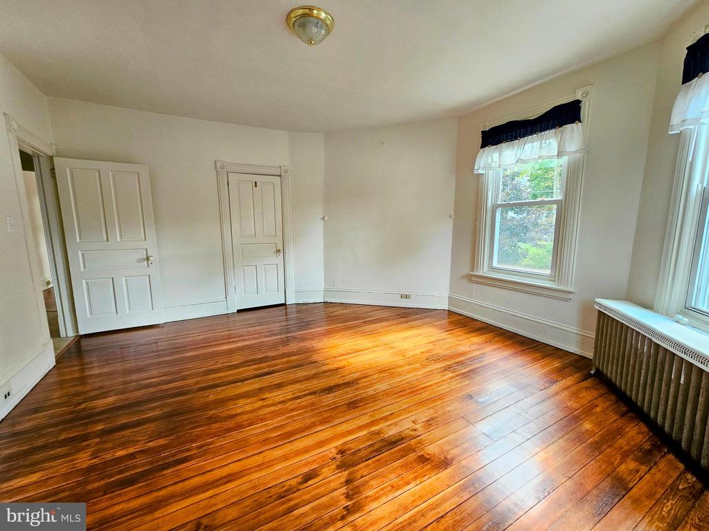 118 LINWOOD AVE #2F