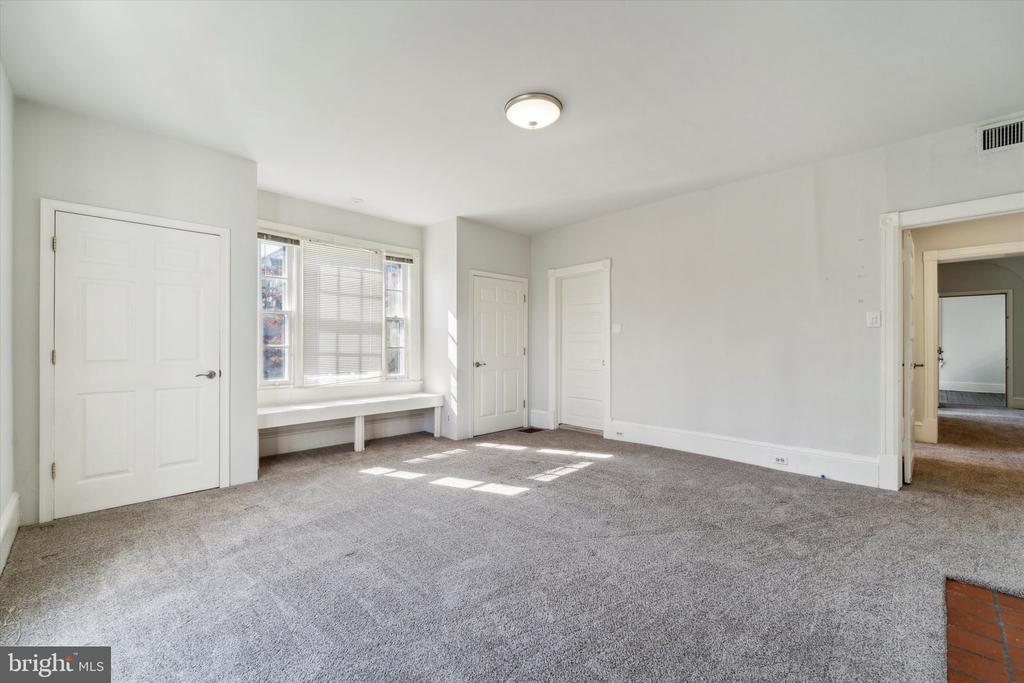 105 Ardmore Ave