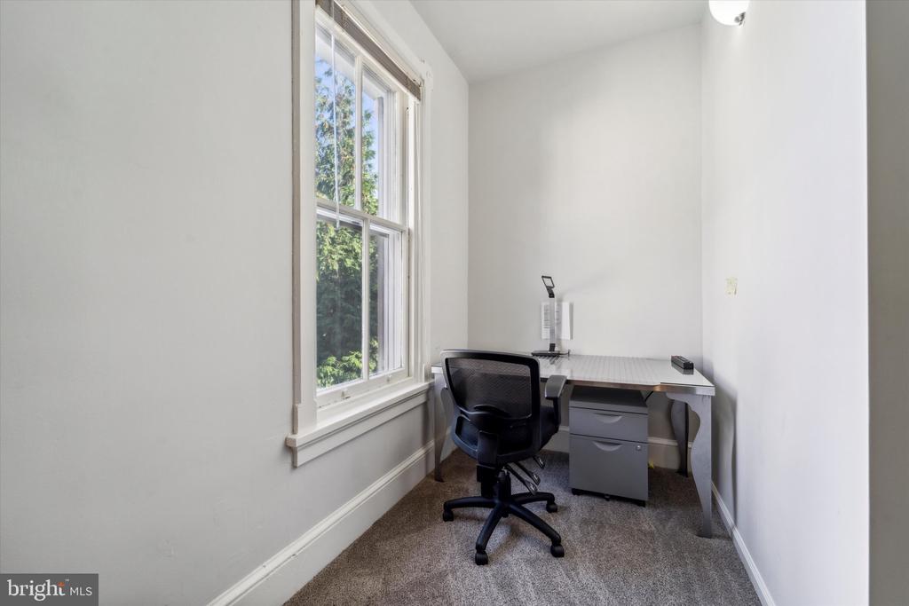 105 Ardmore Ave