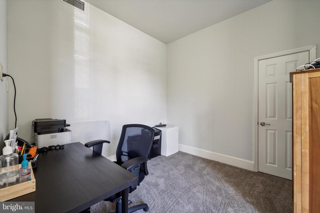 105 Ardmore Ave