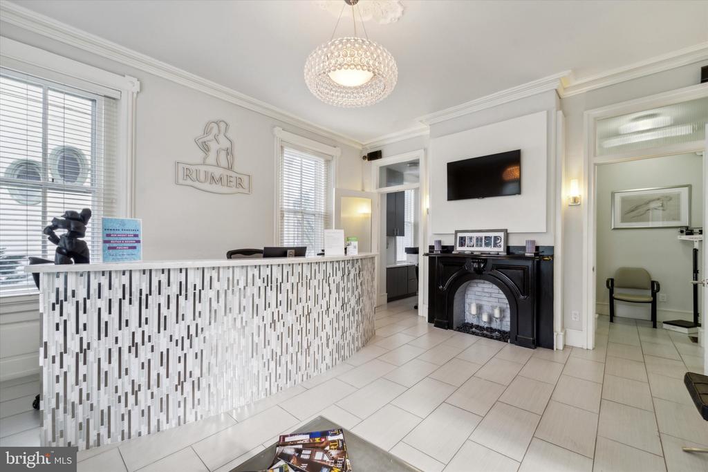 105 Ardmore Ave