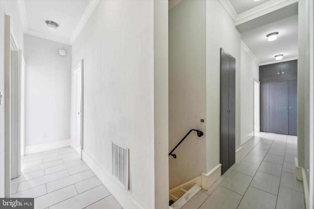 105 Ardmore Ave