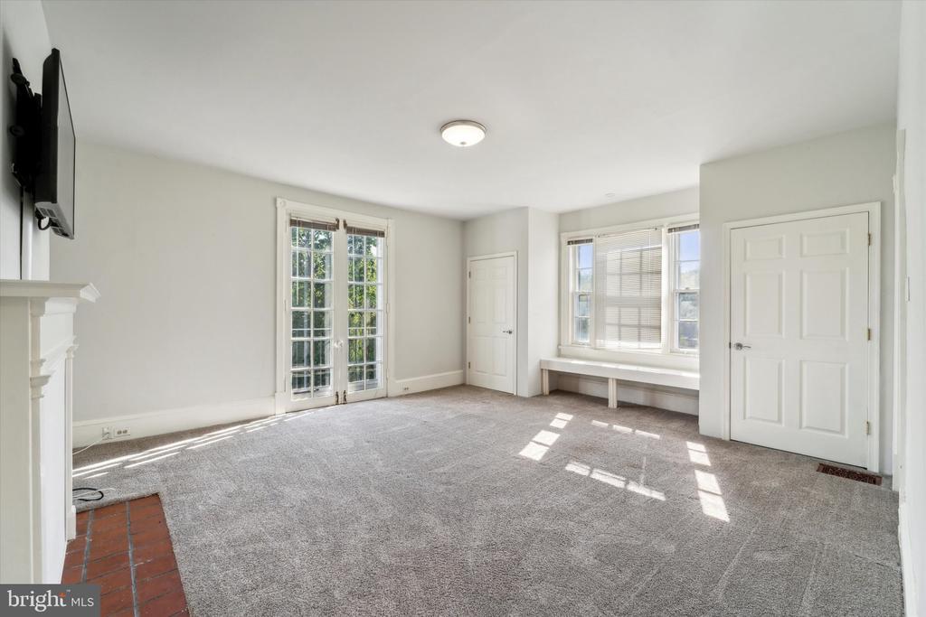 105 Ardmore Ave