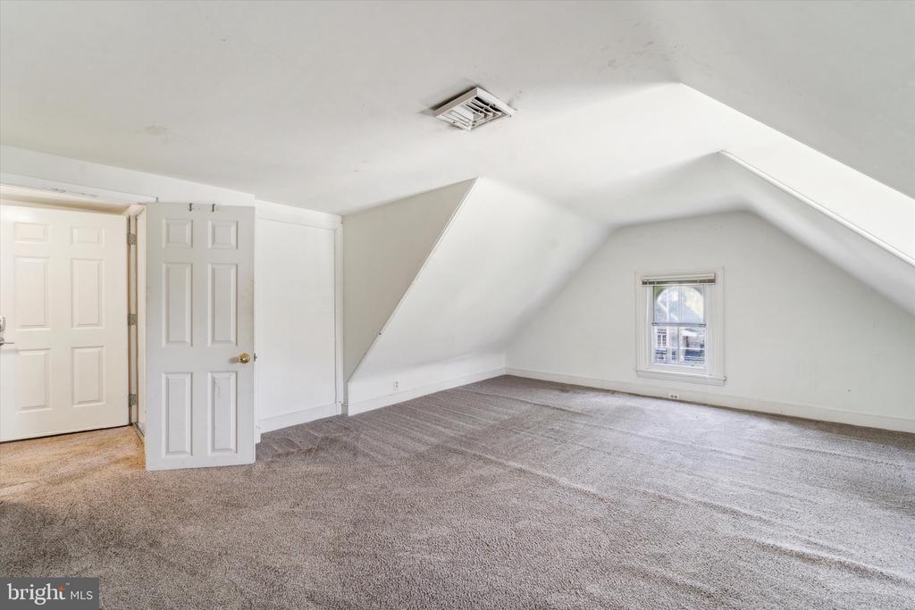 105 Ardmore Ave