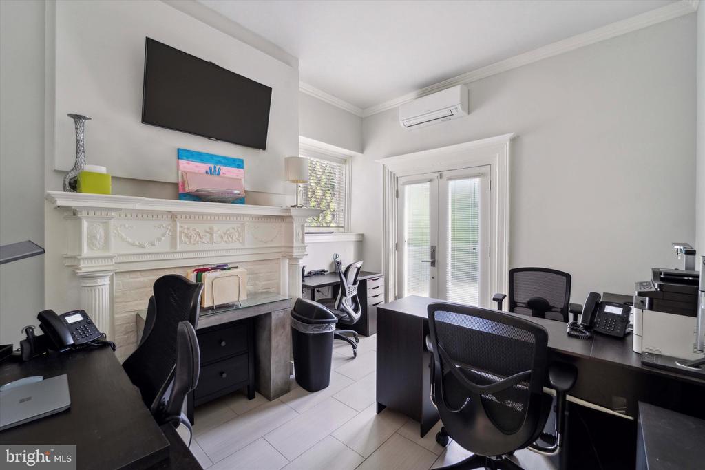 105 Ardmore Ave