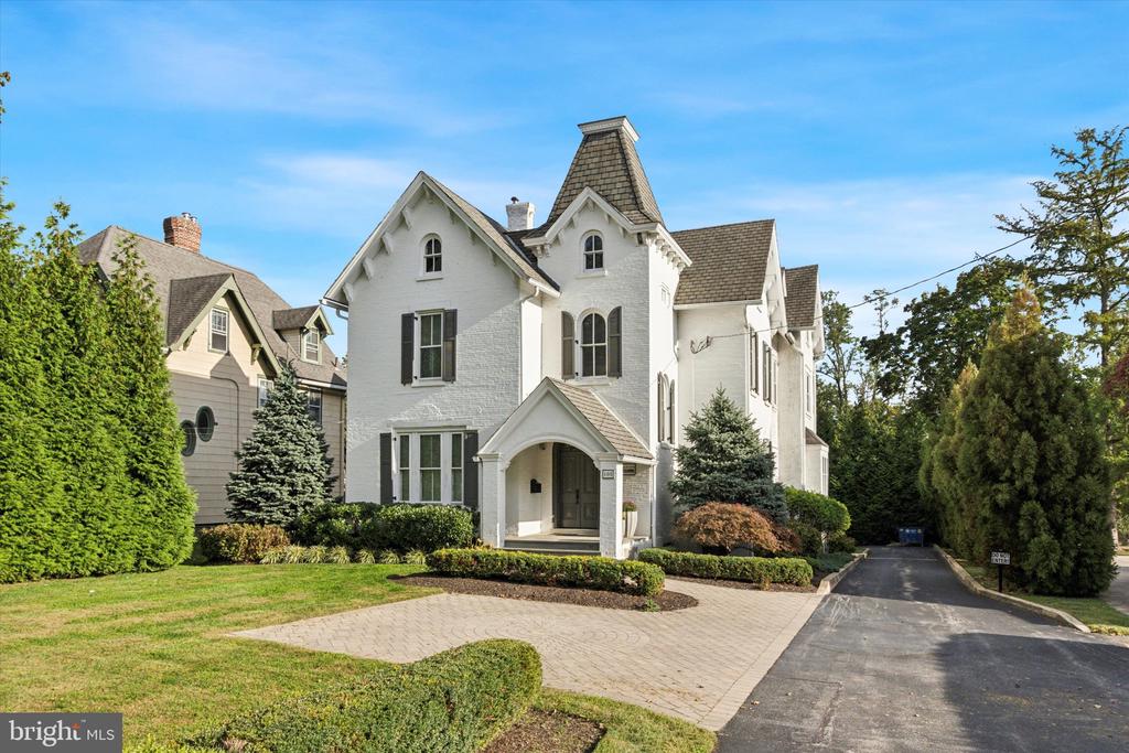 105 Ardmore Ave