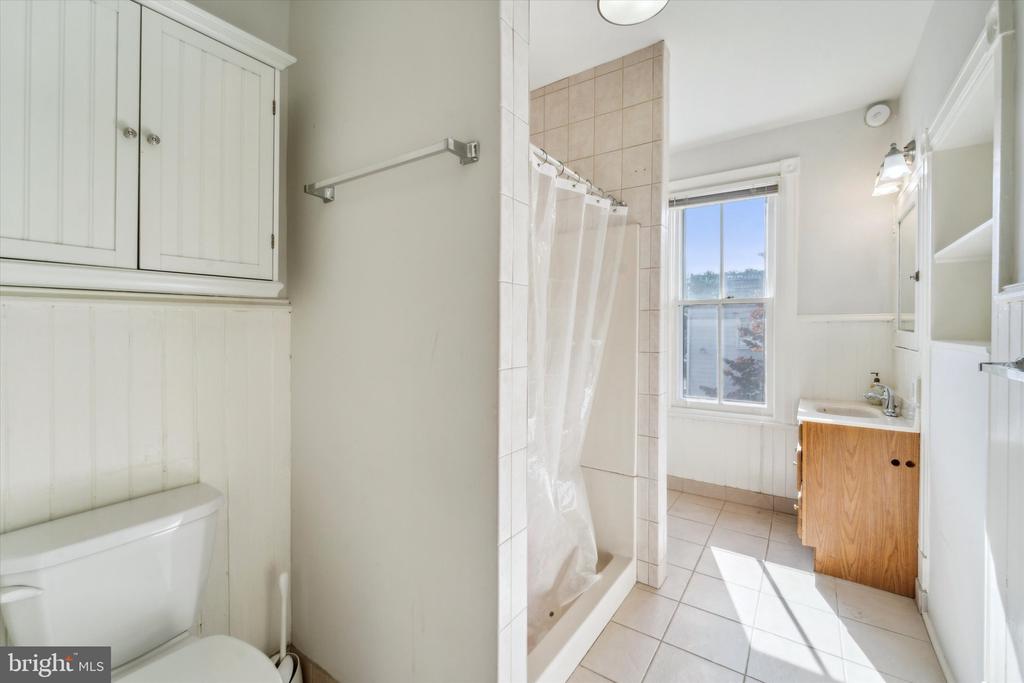105 Ardmore Ave