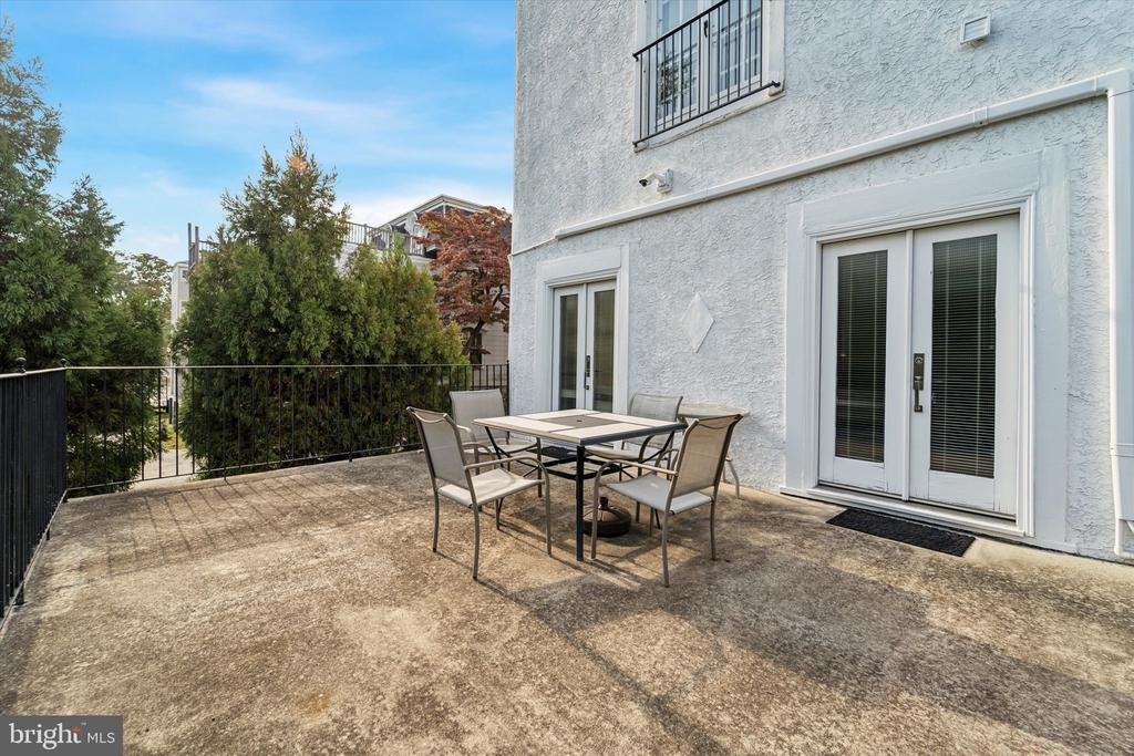 105 Ardmore Ave
