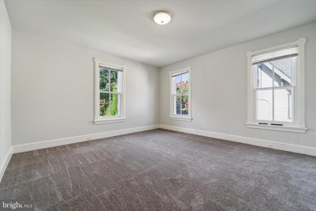 105 Ardmore Ave