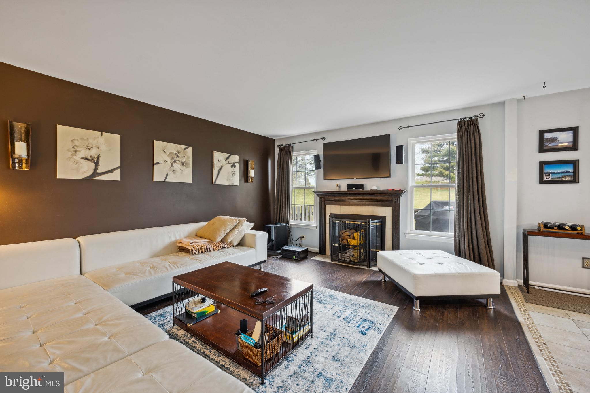 159 CANTERBURY LN