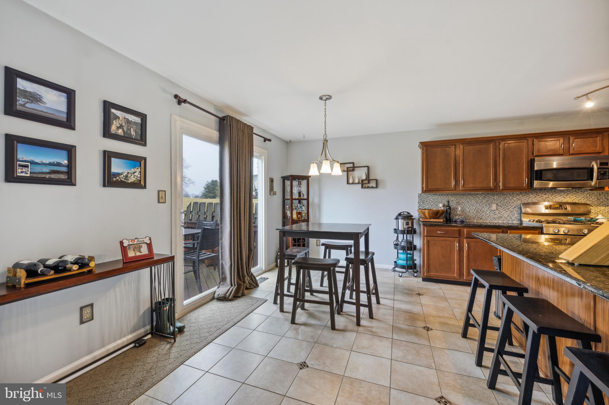 159 CANTERBURY LN
