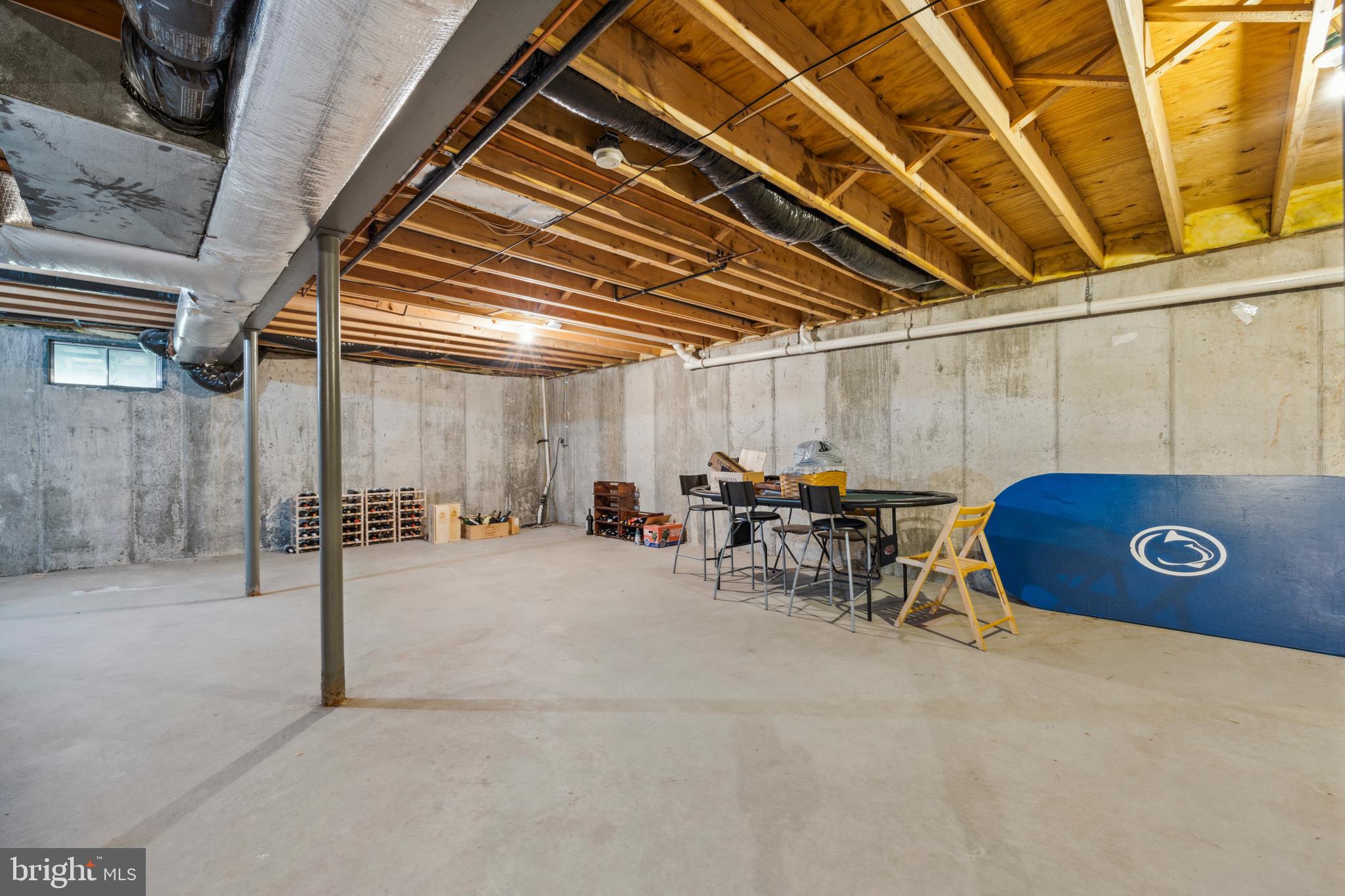 159 CANTERBURY LN
