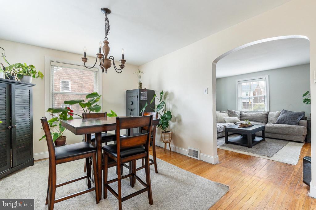 27 Dewey Rd