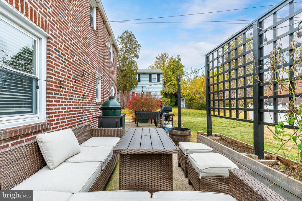 27 Dewey Rd