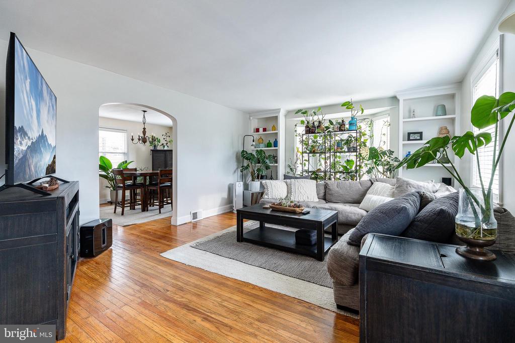 27 Dewey Rd