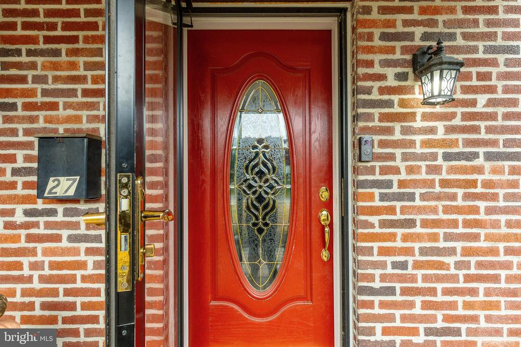 27 Dewey Rd