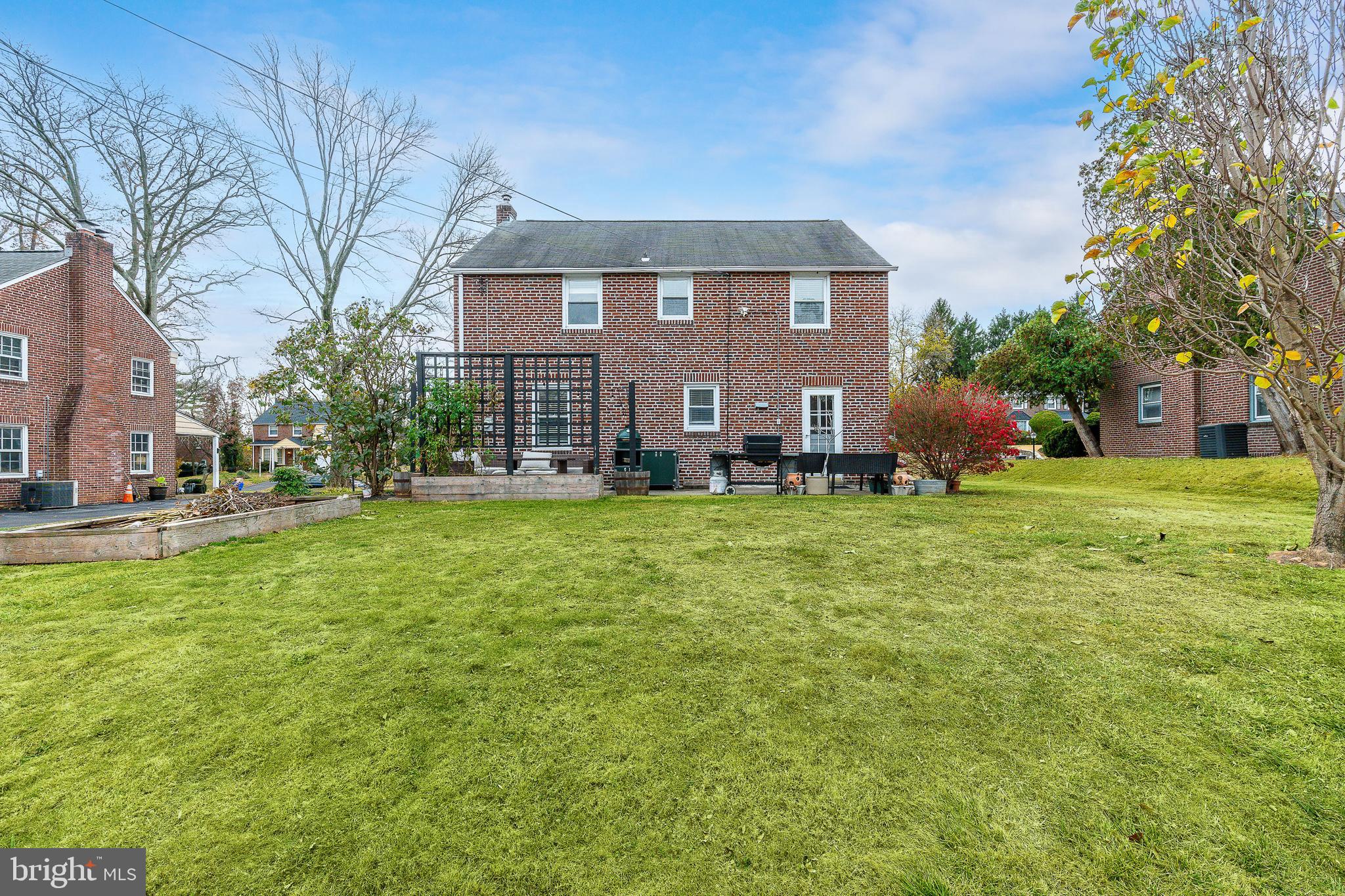 27 Dewey Rd