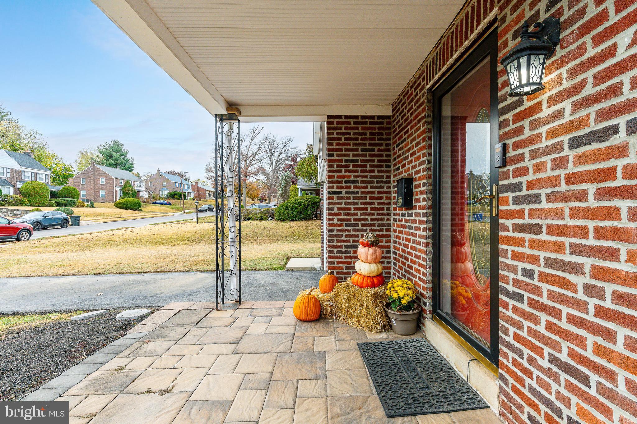 27 Dewey Rd