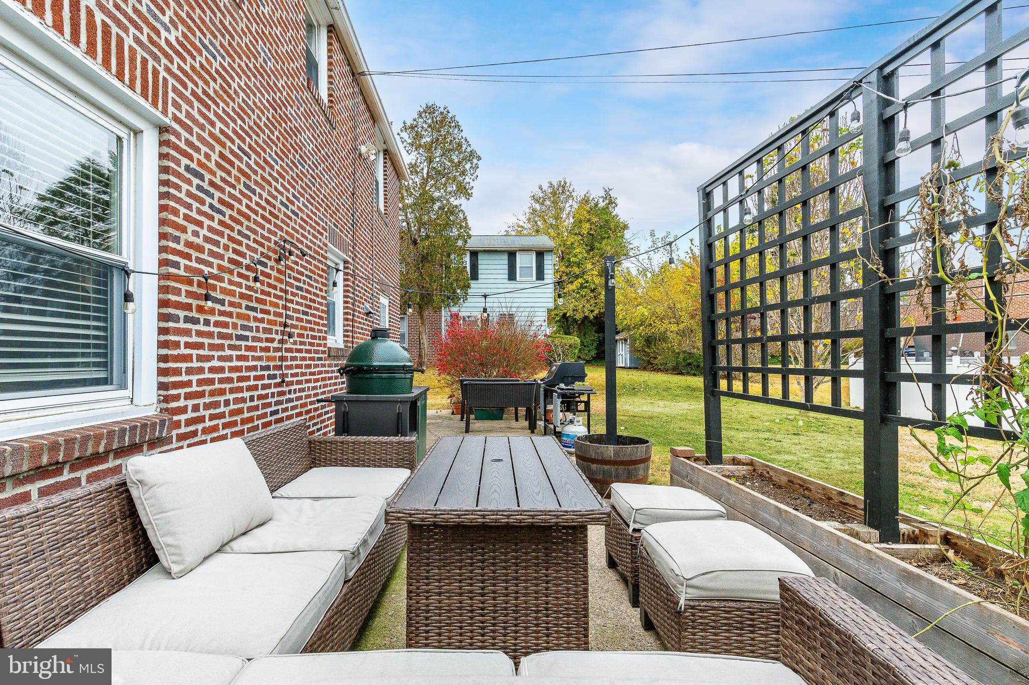27 Dewey Rd