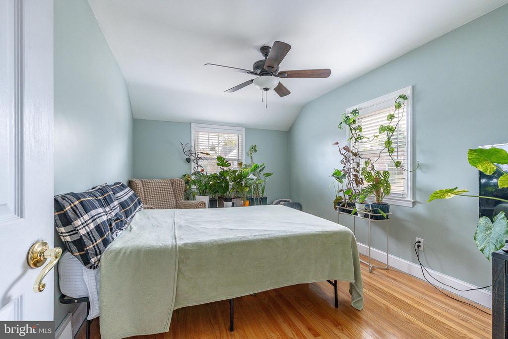 27 Dewey Rd