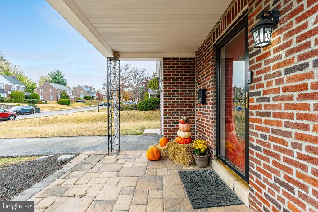 27 Dewey Rd