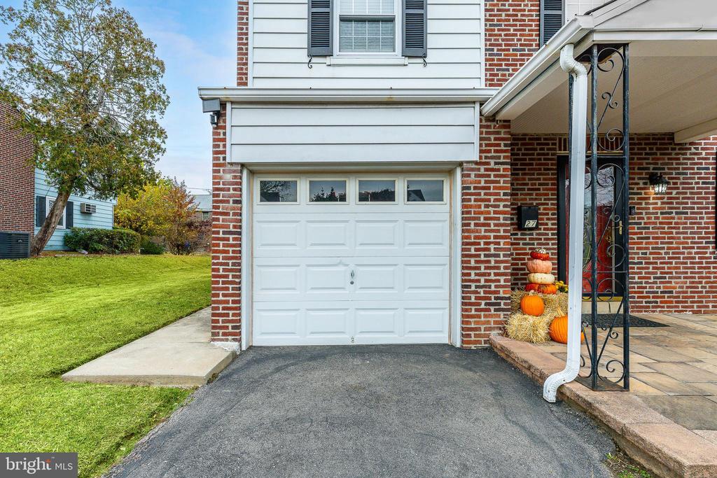 27 Dewey Rd