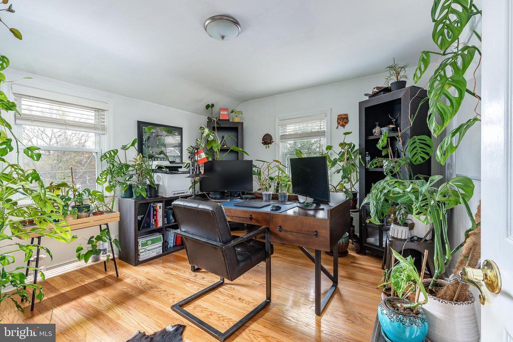 27 Dewey Rd