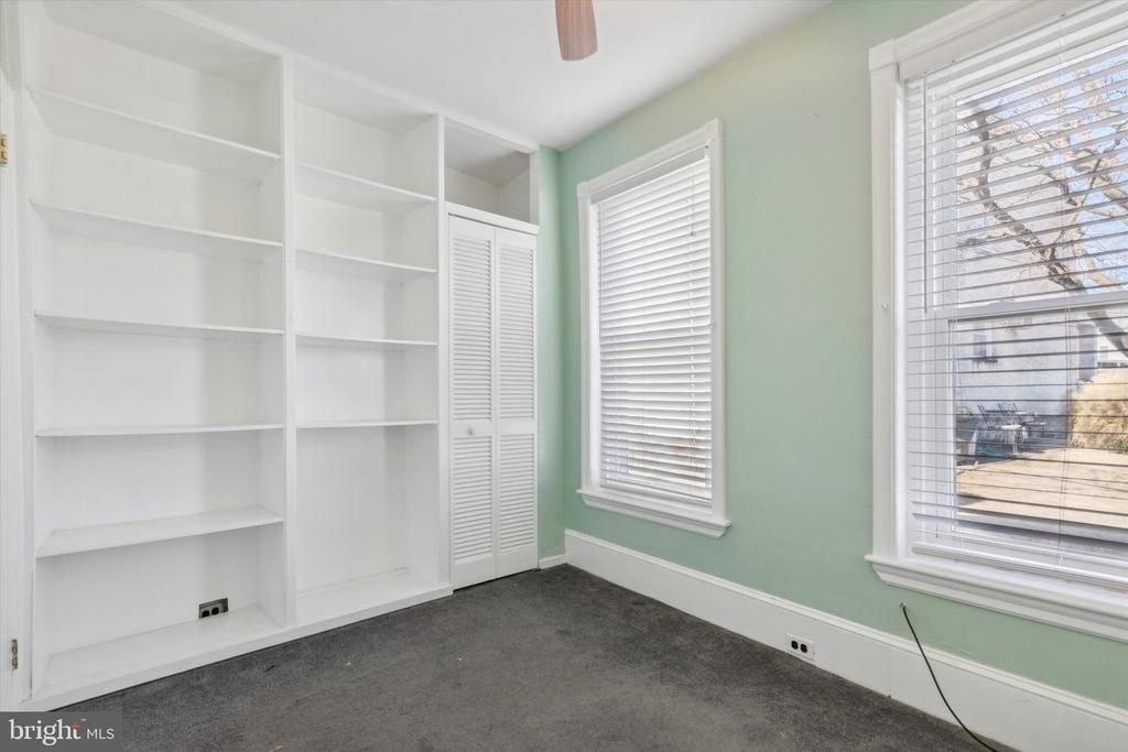 66 Price St