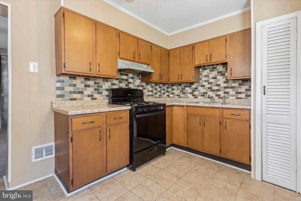 66 Price St