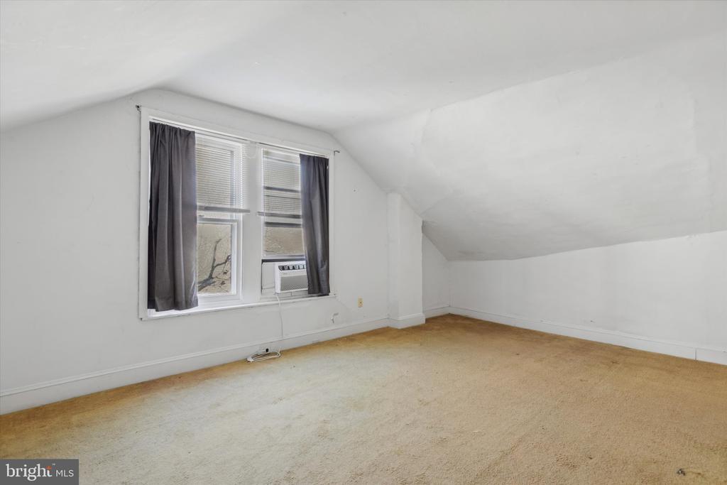 66 Price St