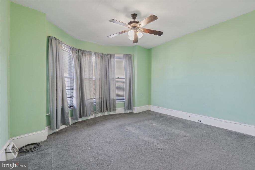 66 Price St