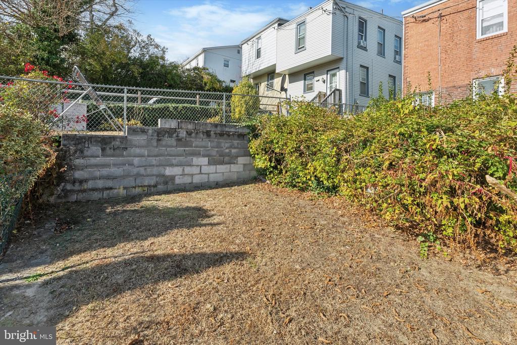 66 Price St